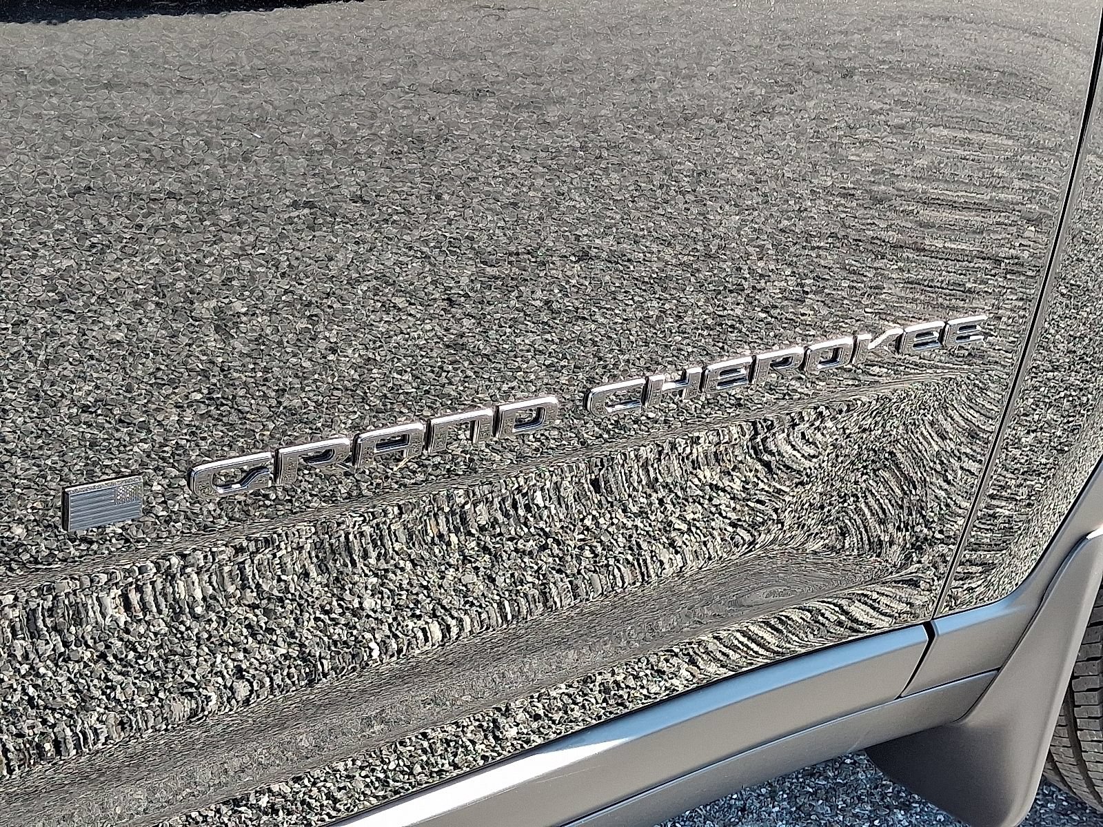 New 2025 Jeep Grand Cherokee Altitude AWD/4WD image 12