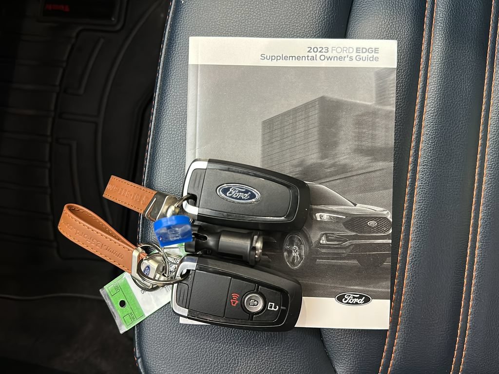 Used 2023 Ford Edge SEL w/ Sport Appearance Package AWD/4WD image 35