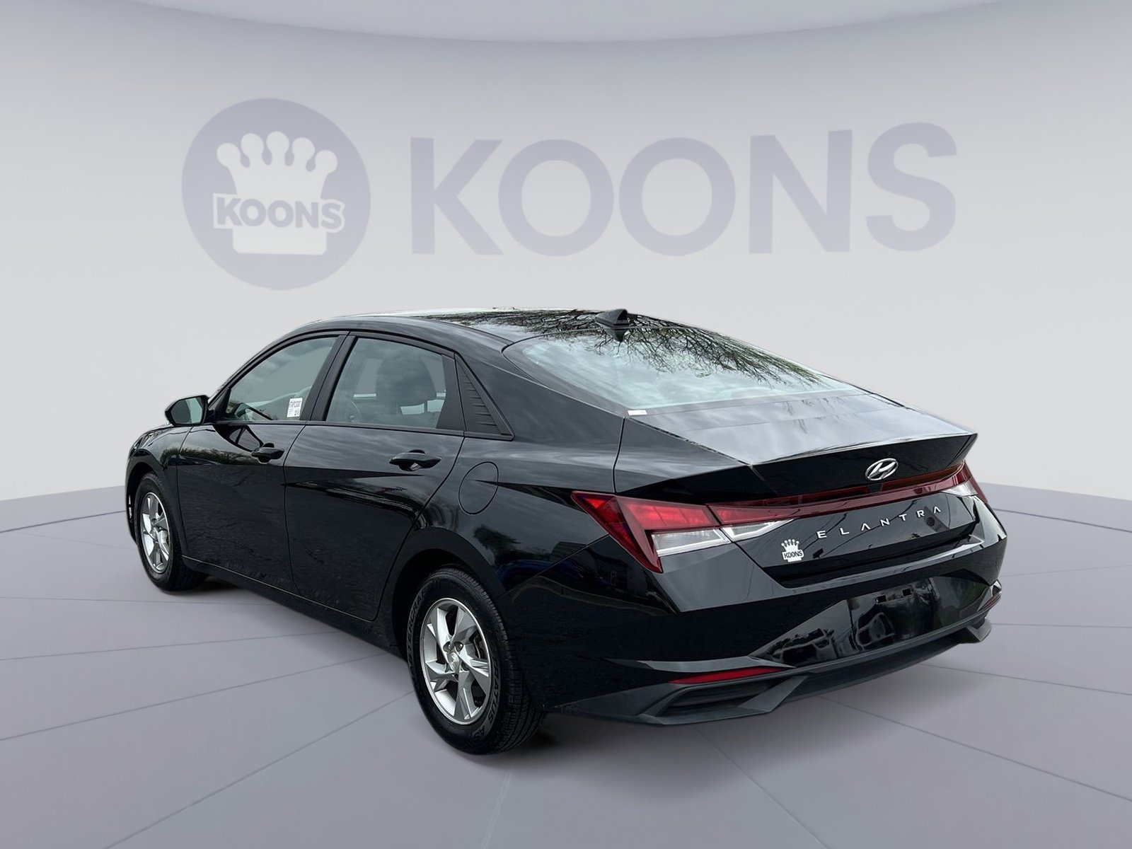 Used 2023 Hyundai Elantra SE image 14