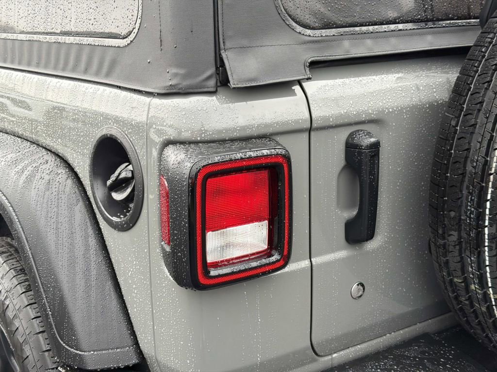 Used 2021 Jeep Wrangler Unlimited Sport image 12