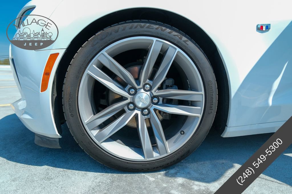 Used 2018 Chevrolet Camaro LT RWD image 10