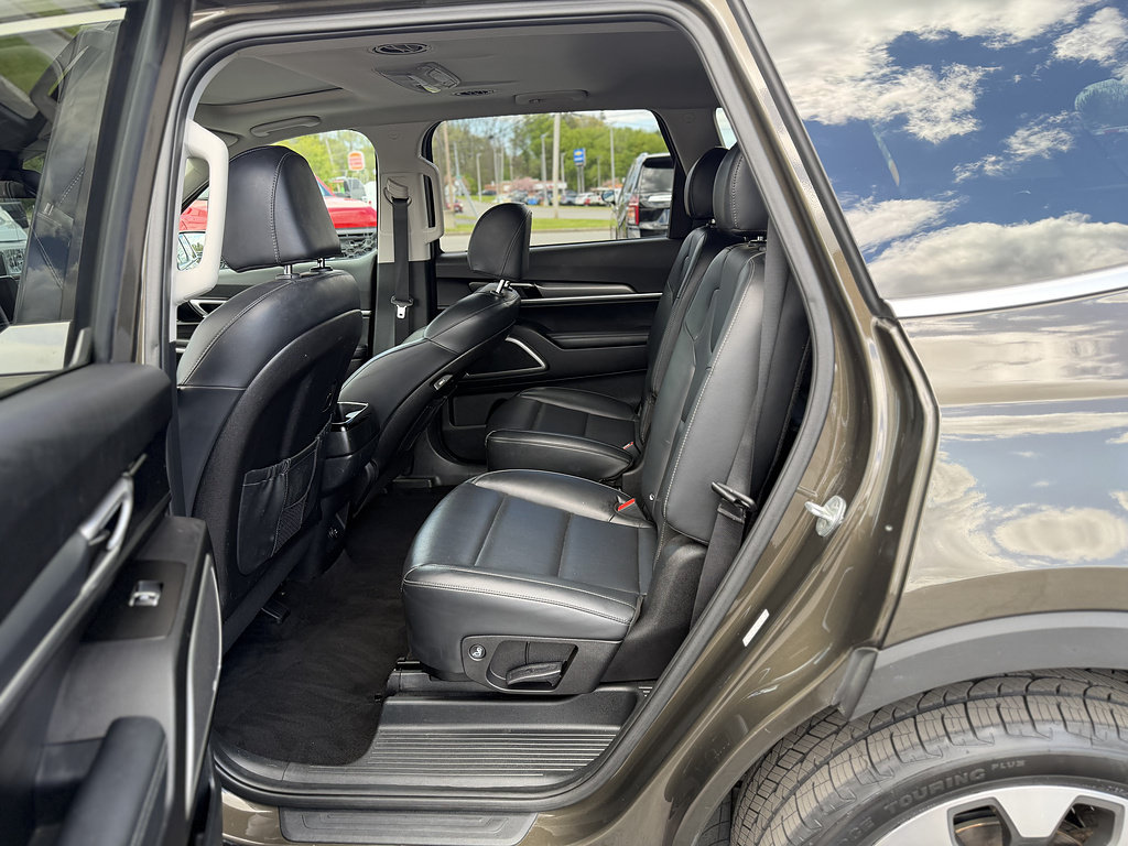 Used 2022 Kia Telluride S AWD/4WD image 11