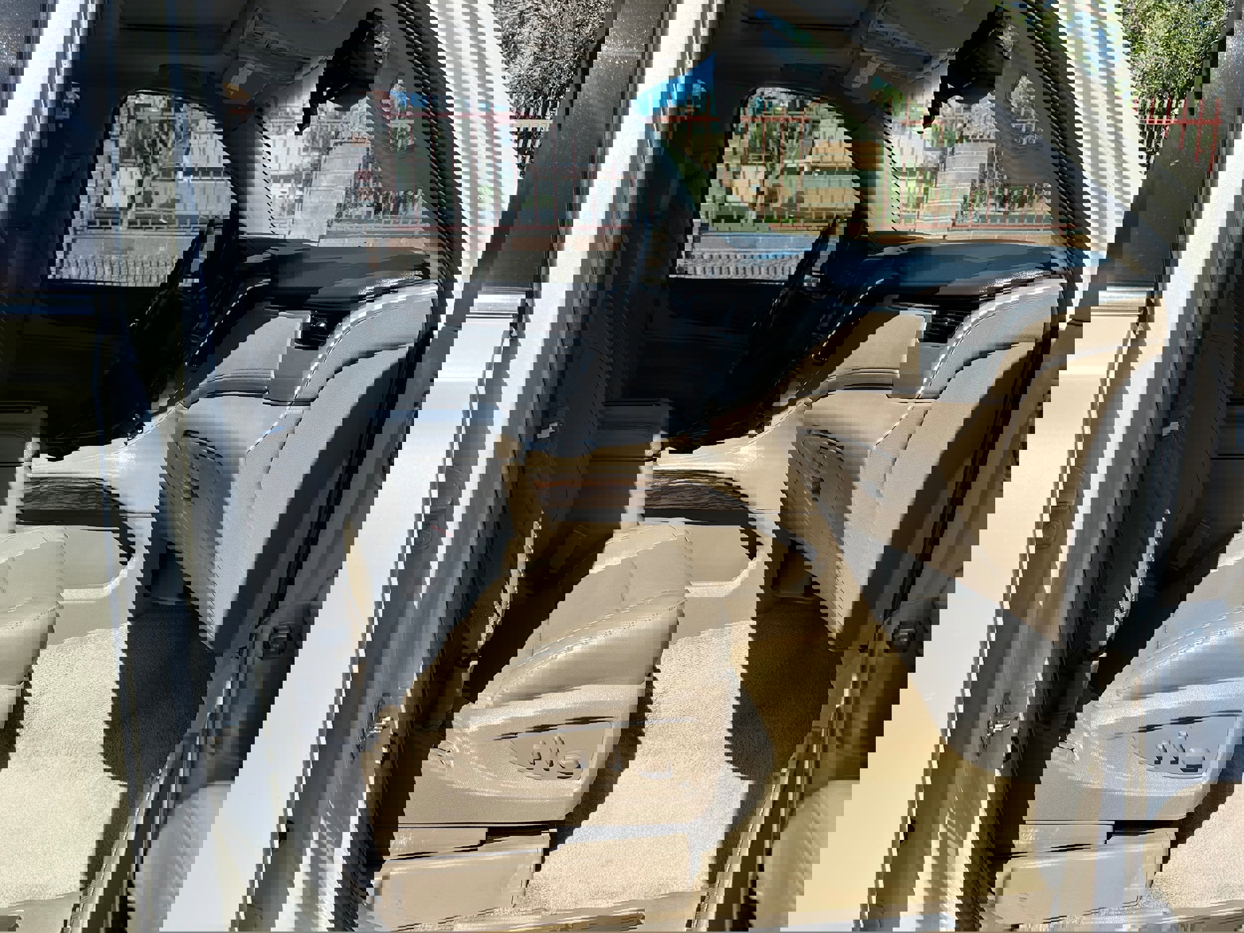 Used 2015 GMC Yukon SLT w/ Open Road Package AWD/4WD image 11