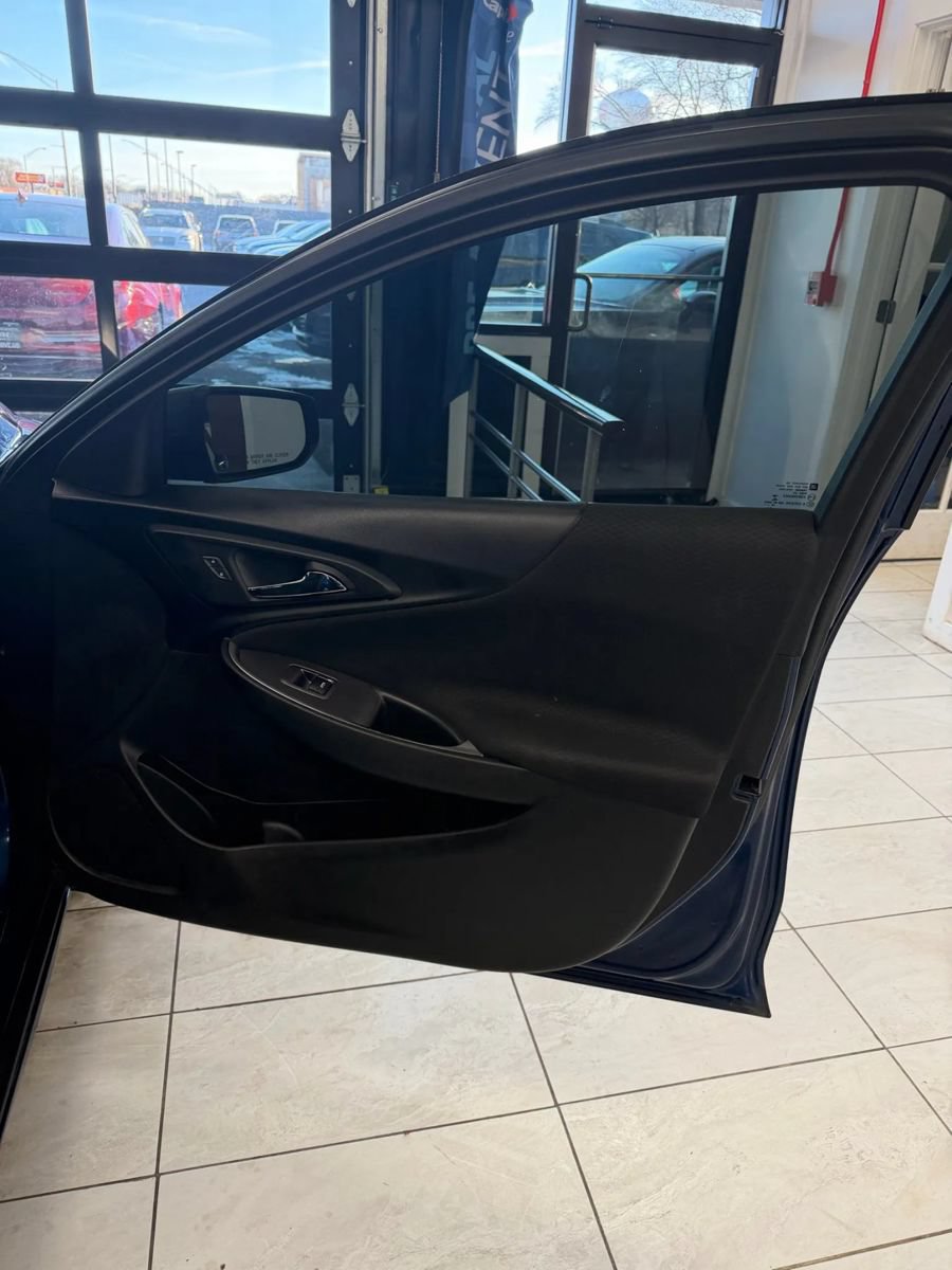 Used 2019 Chevrolet Malibu LS FWD image 12