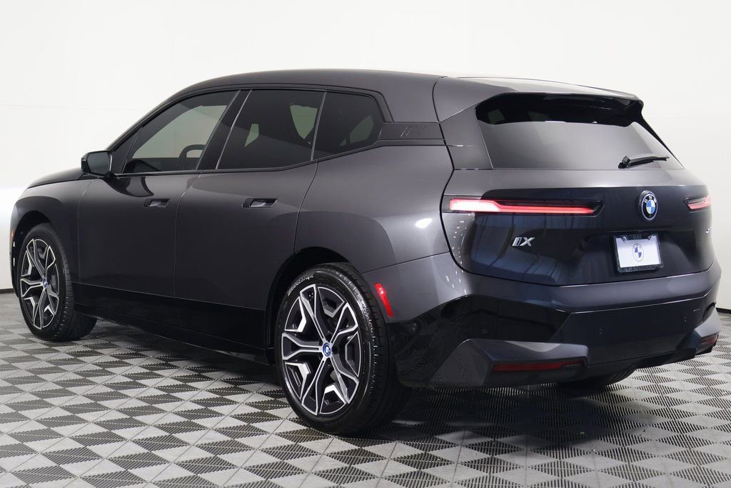 Used 2024 BMW iX xDrive50 w/ Sport Package image 6