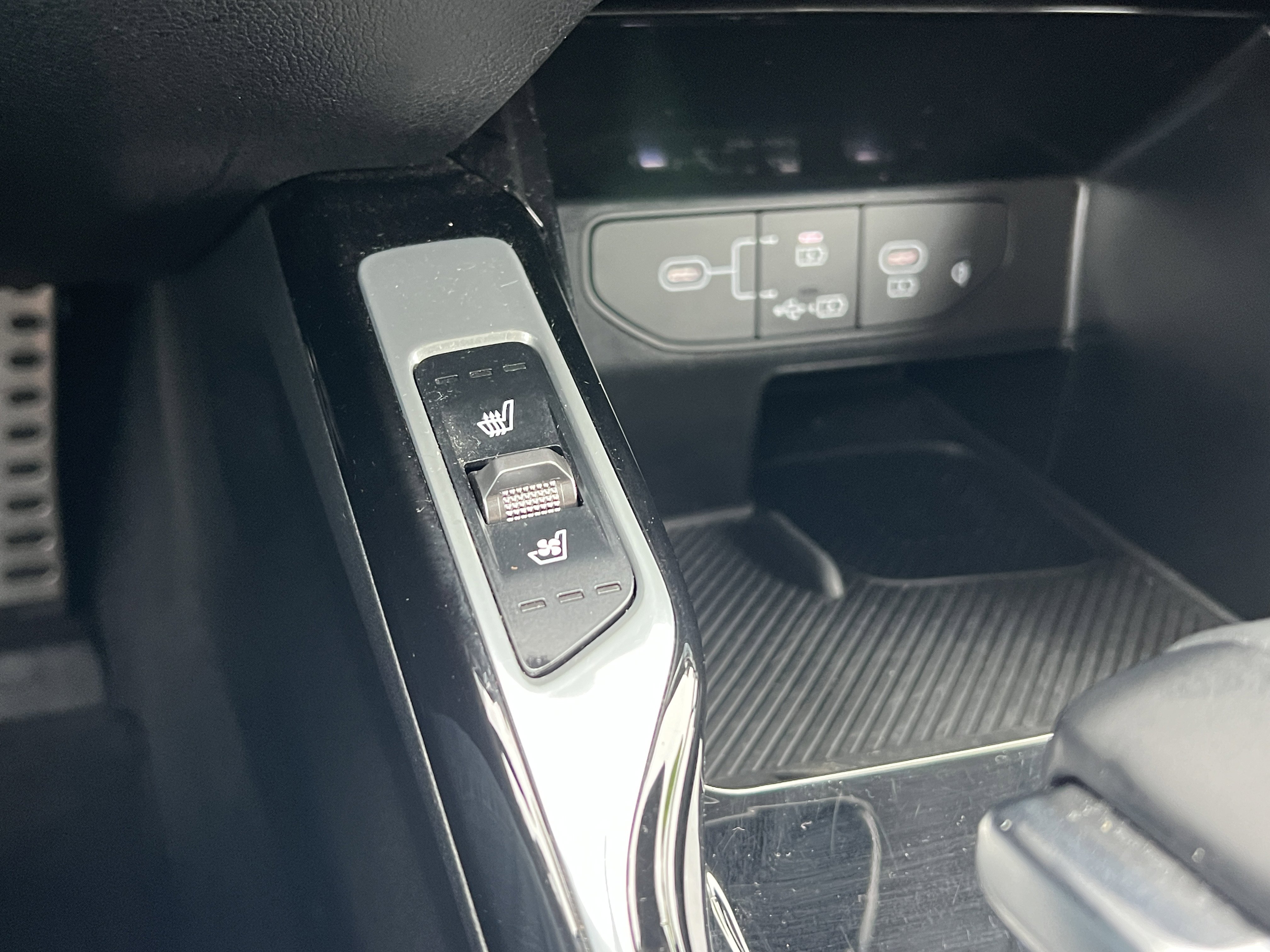 Certified 2024 Kia Sorento SX image 35