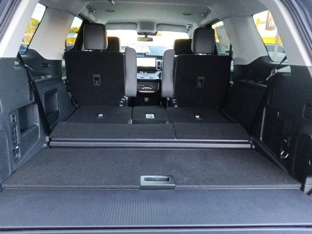 New 2026 Ford Expedition Active image 30