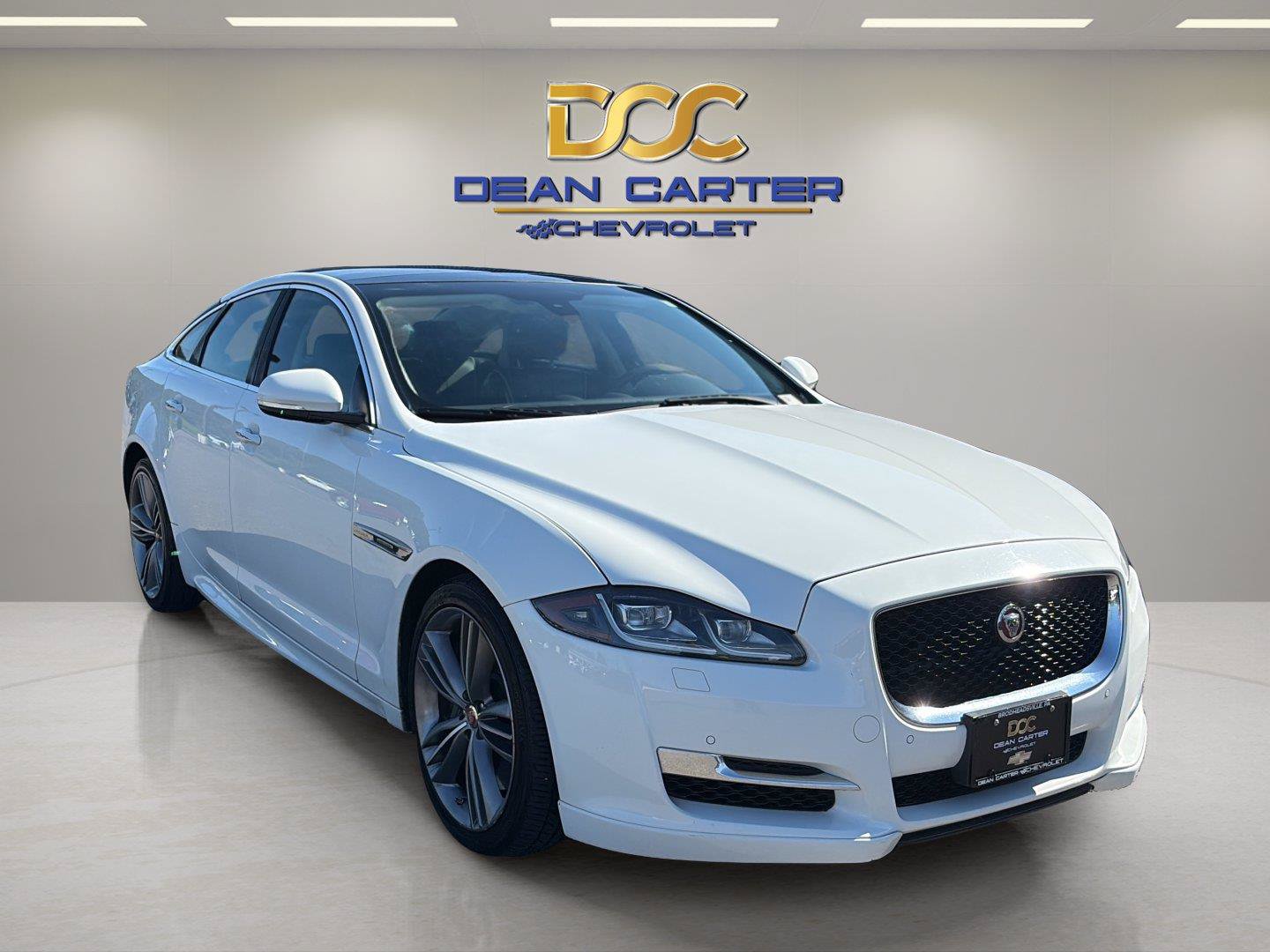 Used 2016 Jaguar XJ Supercharged RWD image 7