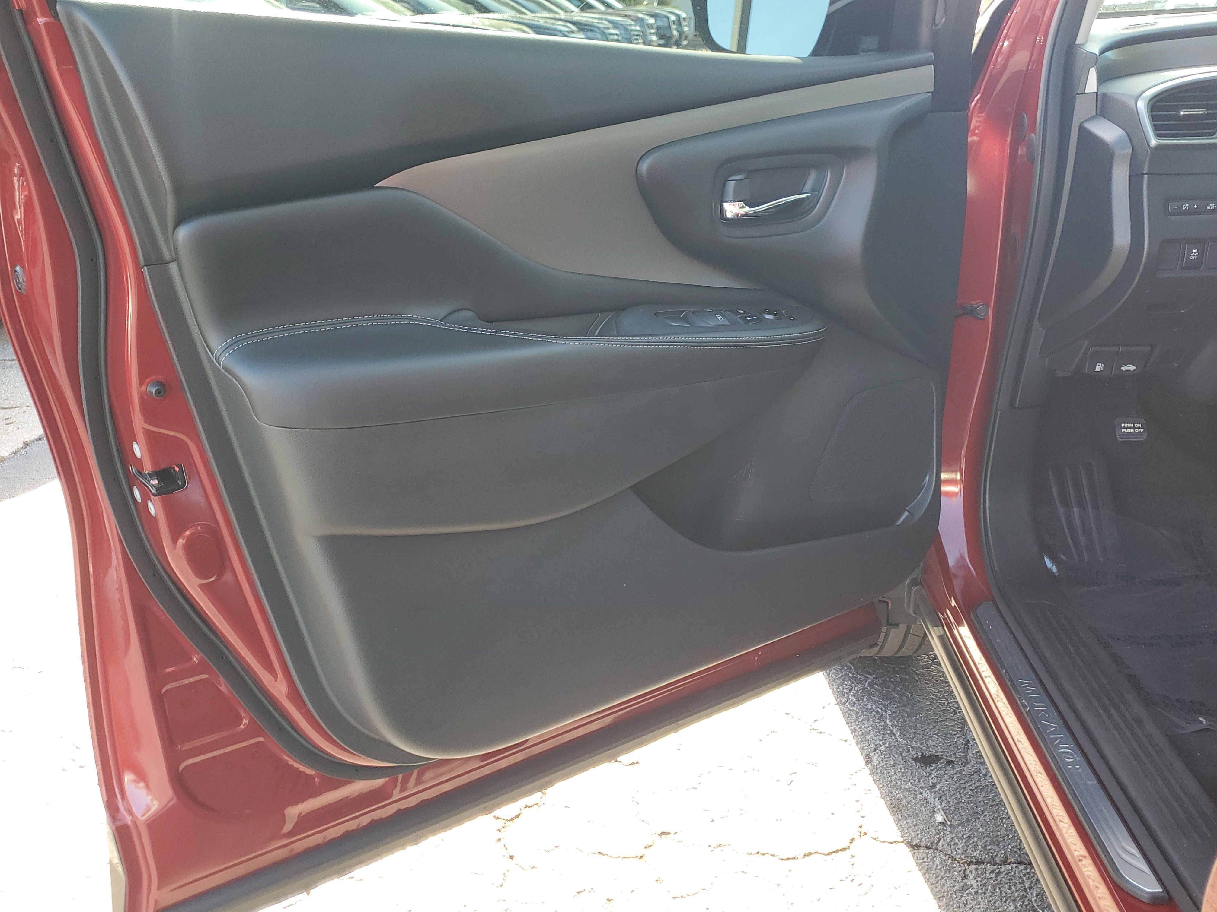 Used 2024 Nissan Murano SV image 17