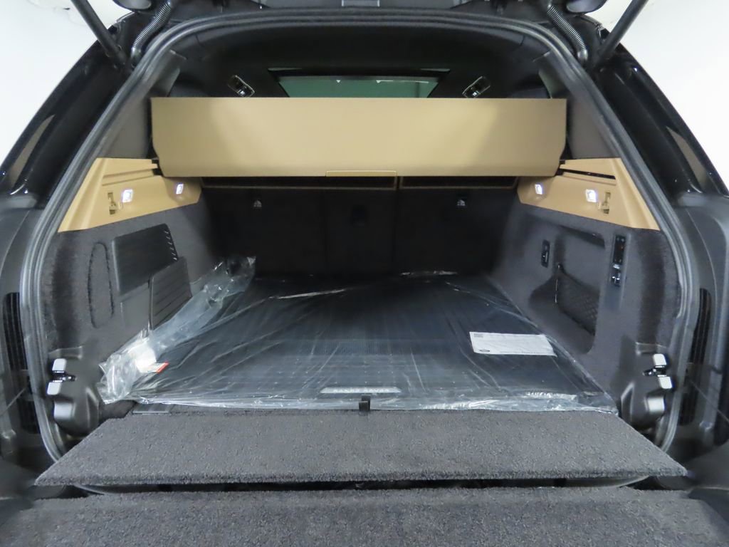 New 2025 Land Rover Range Rover SE image 30