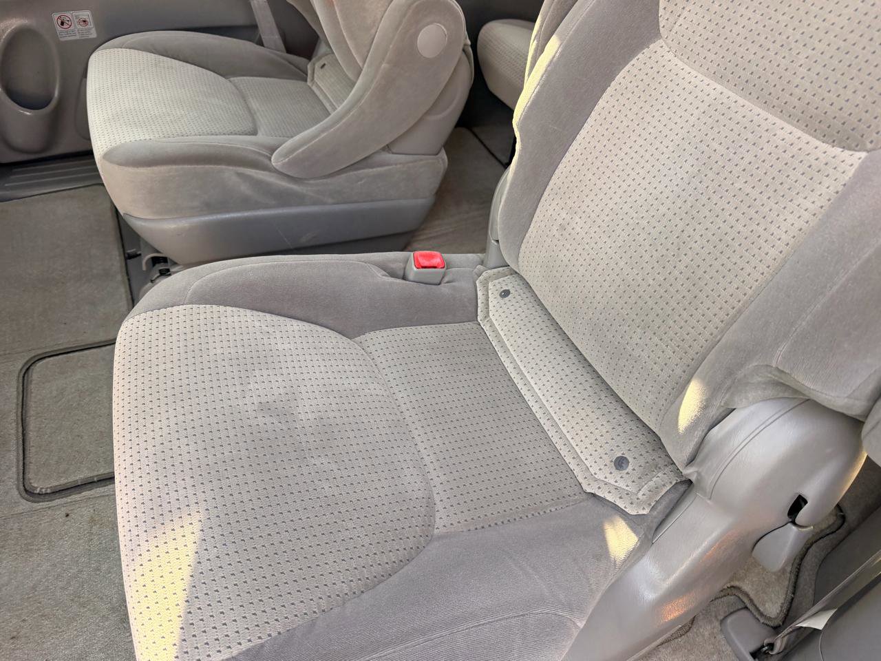 Used 2010 Toyota Sienna CE FWD image 10