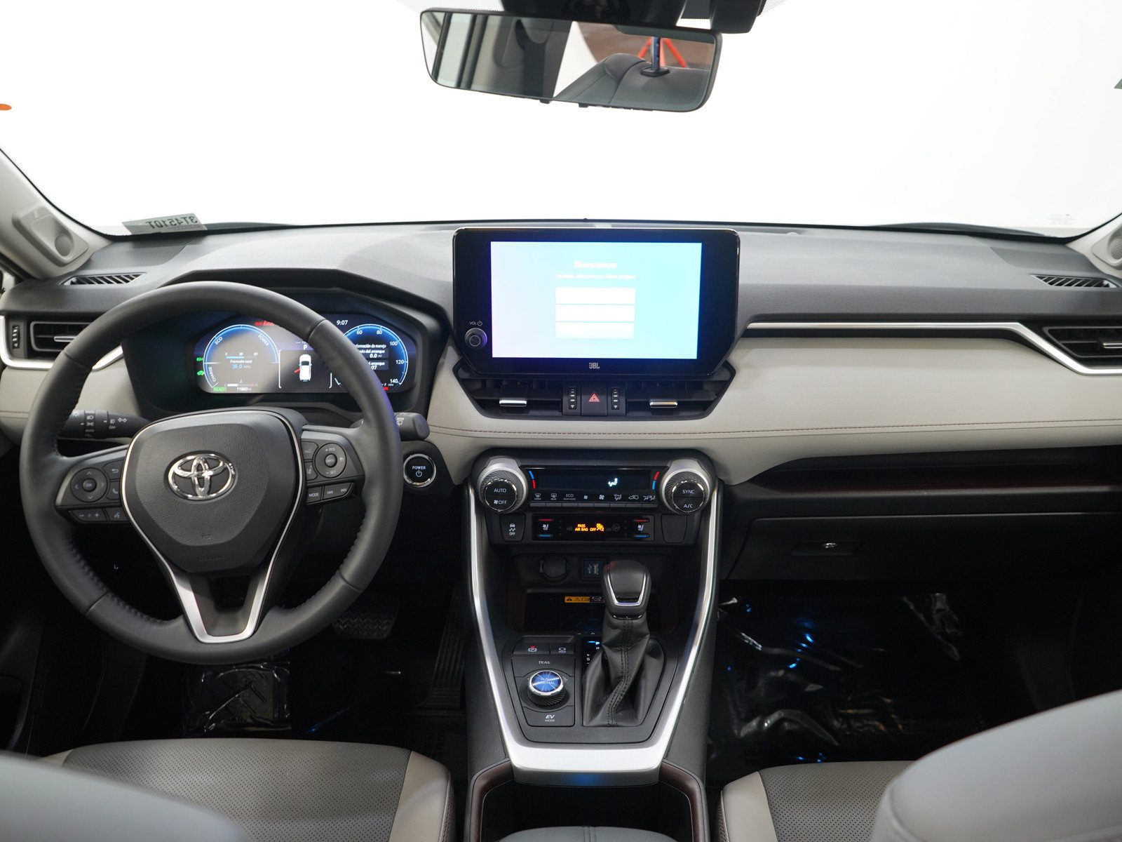 Used 2025 Toyota RAV4 Limited w/ Advanced Technology Package AWD/4WD image 13