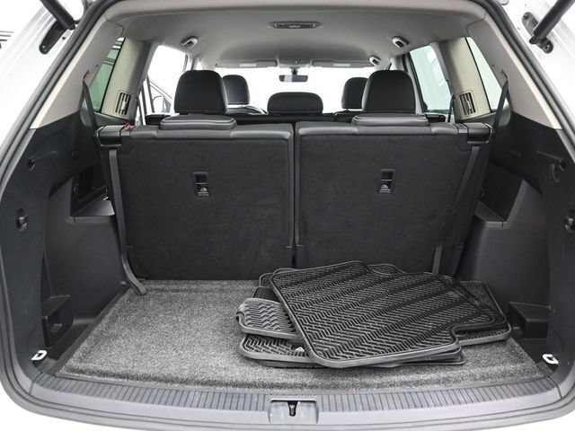 Used 2023 Volkswagen Atlas SE AWD/4WD image 32