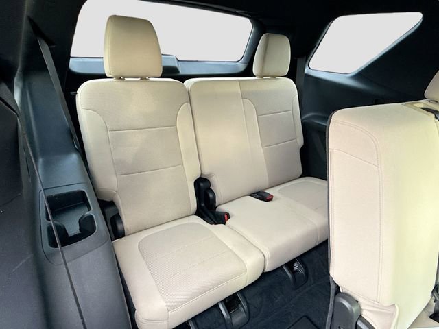 Used 2023 Chevrolet Traverse LS image 27