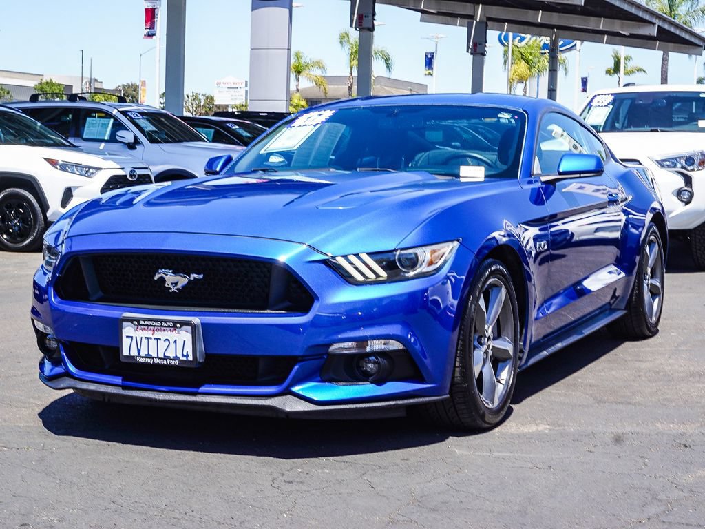 Used 2017 Ford Mustang GT RWD image 3