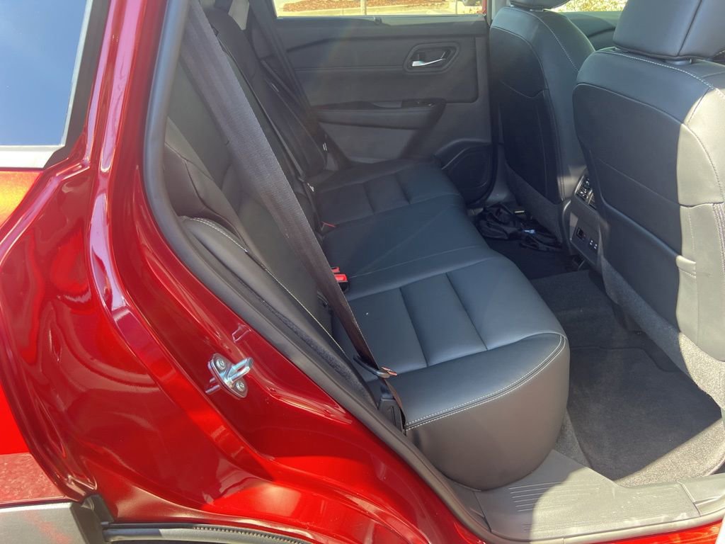 Used 2024 Nissan Rogue SL w/ SL Premium Package image 12