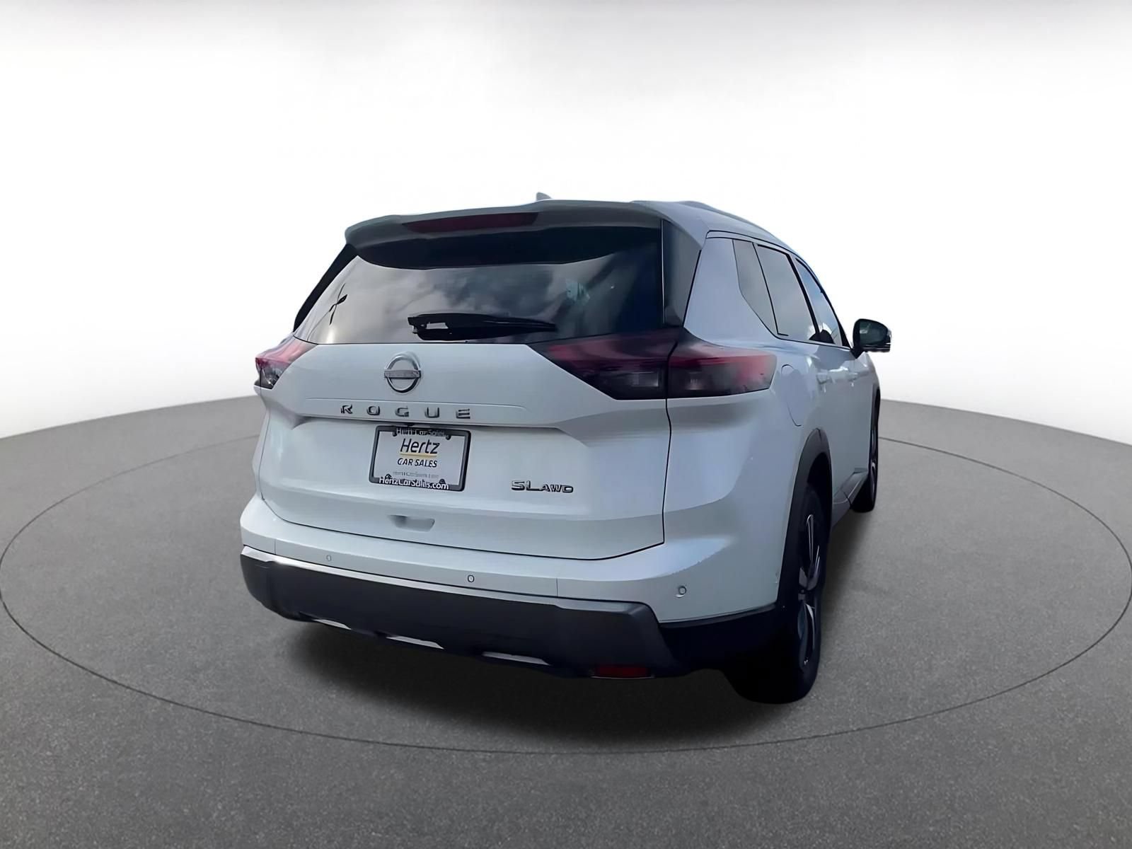 Used 2026 Nissan Rogue SL AWD/4WD image 14