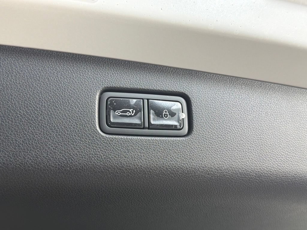New 2027 Genesis GV70 2.5T Advanced AWD/4WD image 26