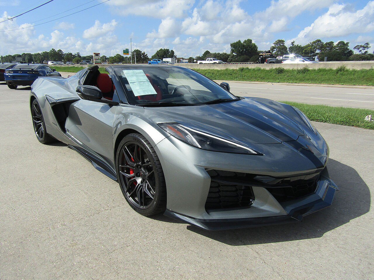 Used 2023 Chevrolet Corvette Z06 RWD image 3