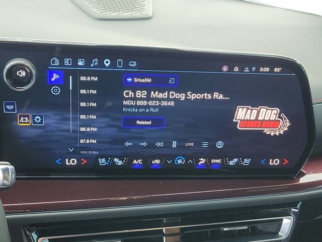 Used 2025 Chevrolet Traverse RS FWD image 40