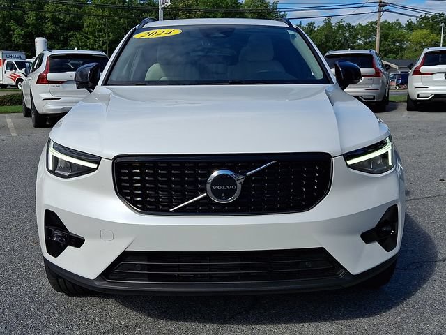 Certified 2024 Volvo XC40 B5 Plus w/ Protection Package Premier AWD/4WD image 2
