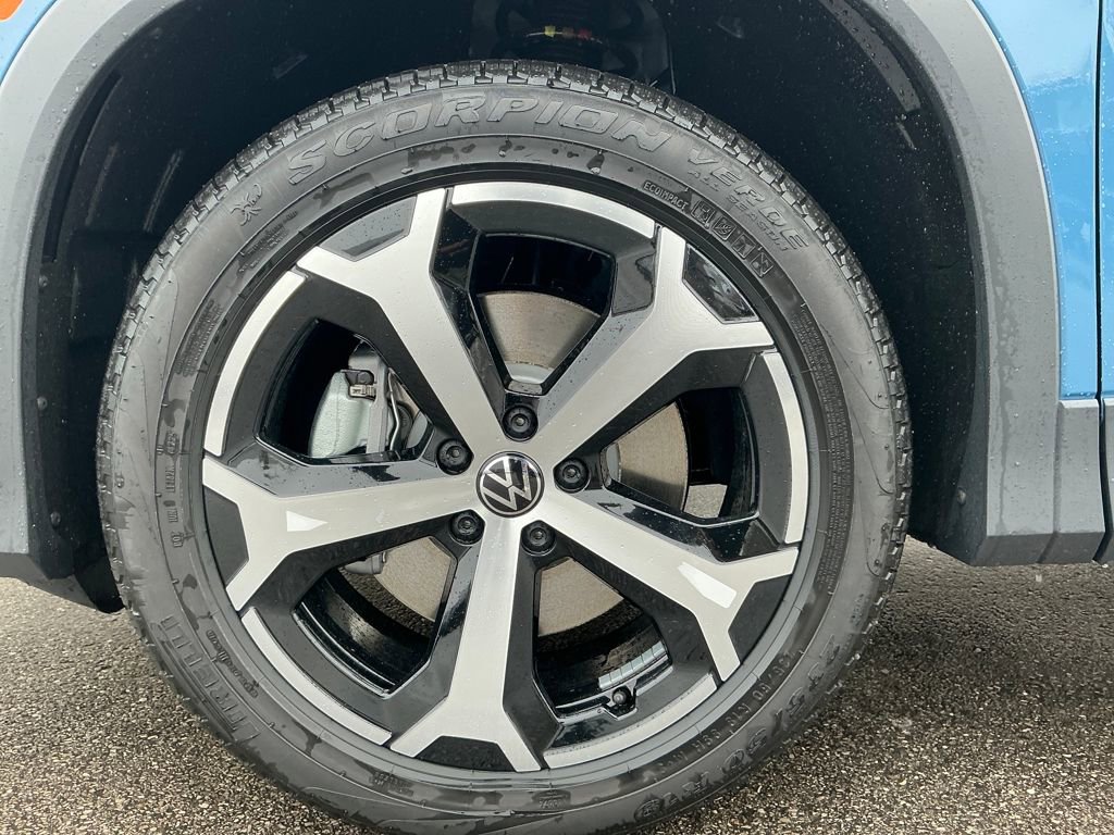 New 2026 Volkswagen Tiguan SE AWD/4WD image 17