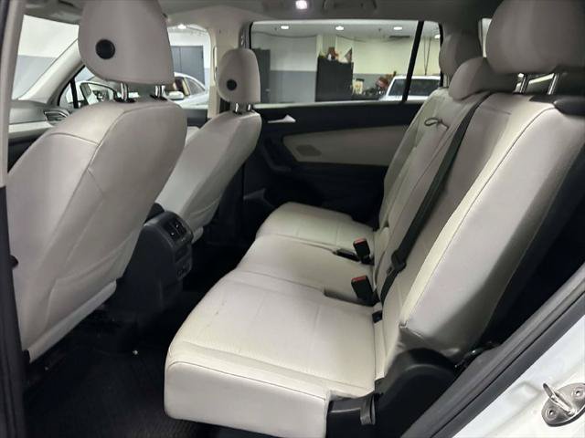 Used 2019 Volkswagen Tiguan SE w/ Panoramic Sunroof Package AWD/4WD image 14