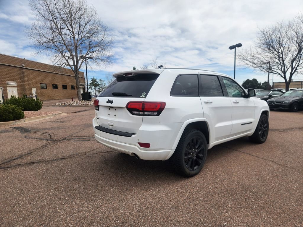 Used 2019 Jeep Grand Cherokee Altitude image 3