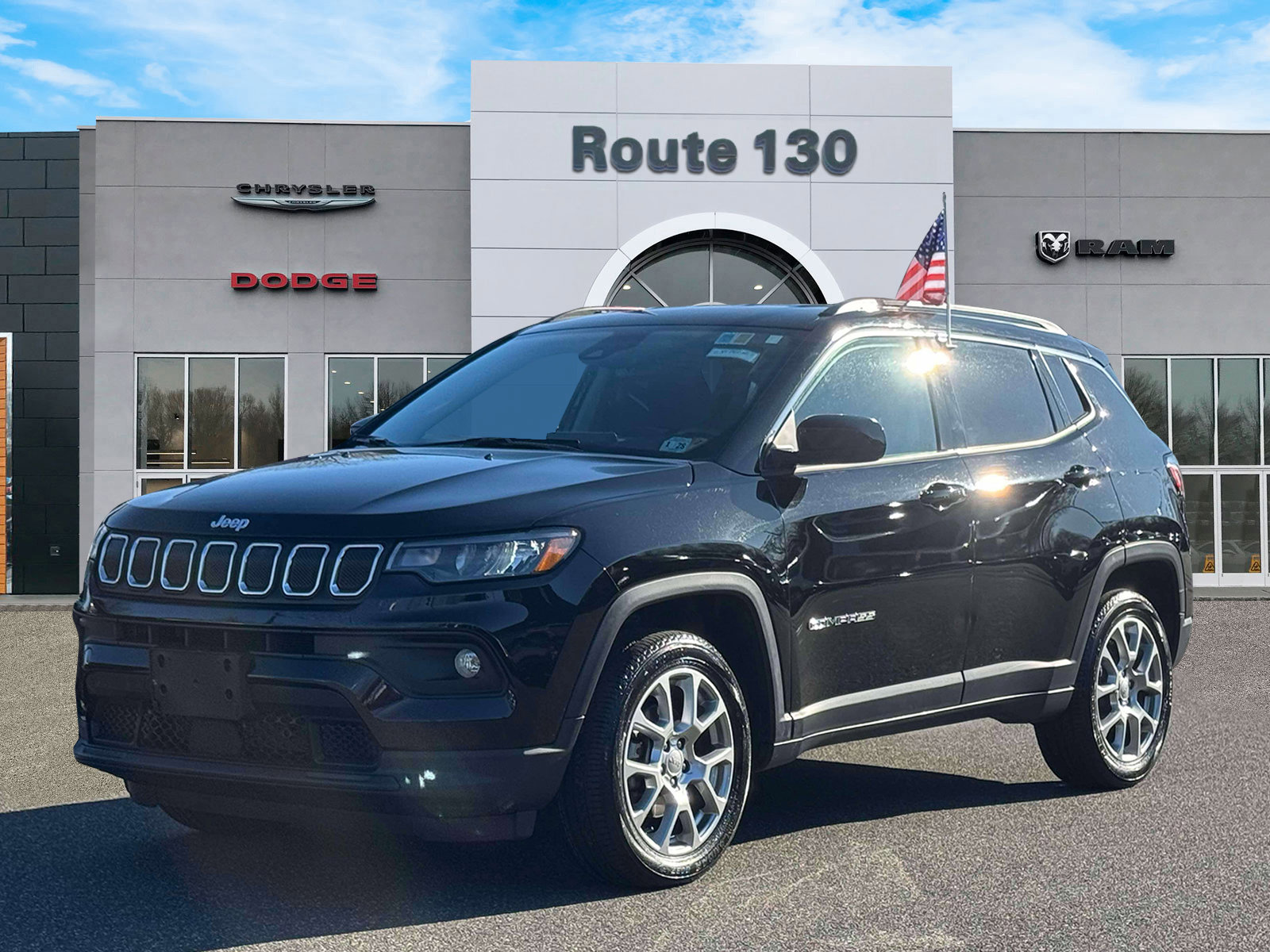 Used 2022 Jeep Compass Latitude image 2