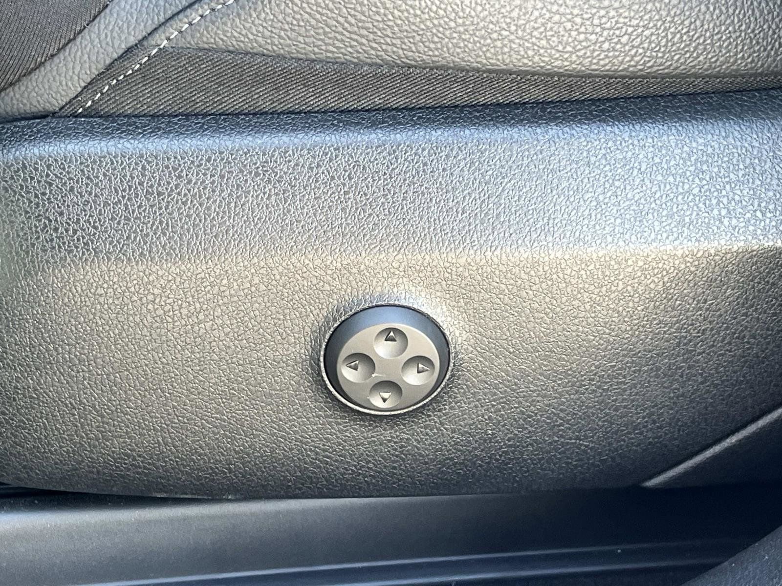 Certified 2025 Mercedes-Benz GLC 300 GLC 300 image 21