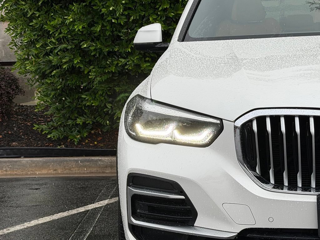 Used 2023 BMW X5 xDrive40i AWD/4WD image 4
