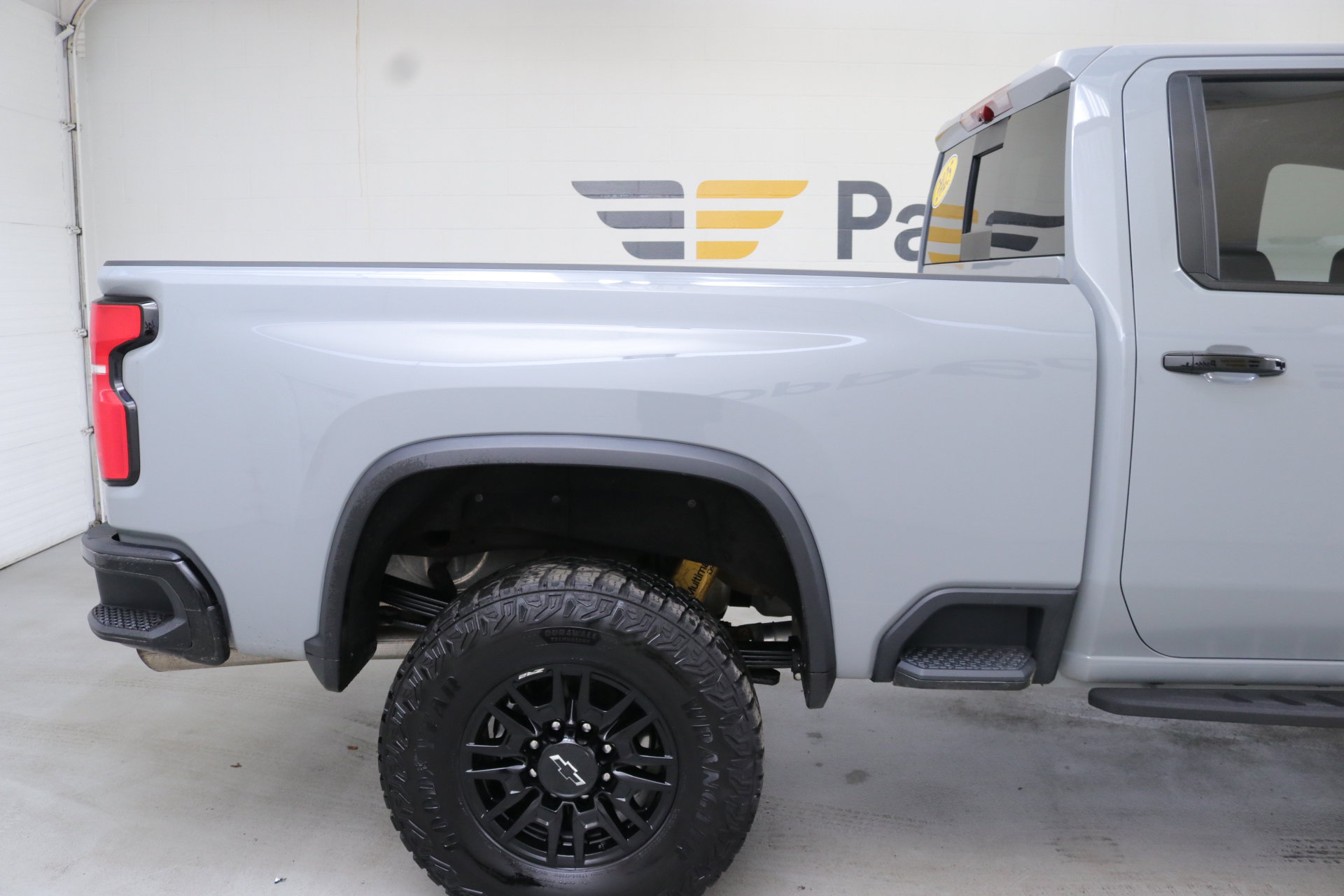 Used 2025 Chevrolet Silverado 2500 ZR2 w/ Technology Package image 10