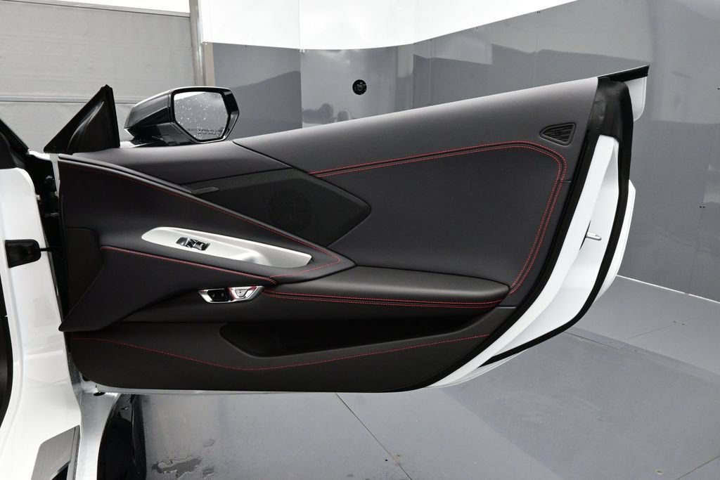 Used 2025 Chevrolet Corvette Z06 RWD image 14