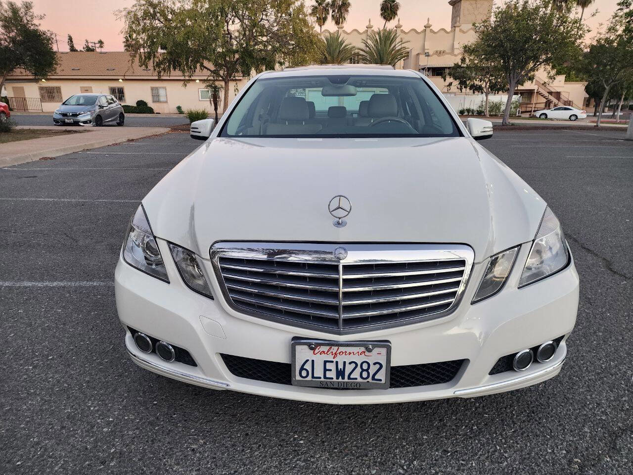 Used 2010 Mercedes-Benz E 350 Sedan image 3