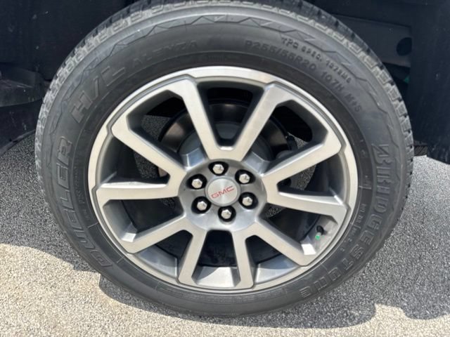 Used 2022 GMC Canyon Denali RWD image 12