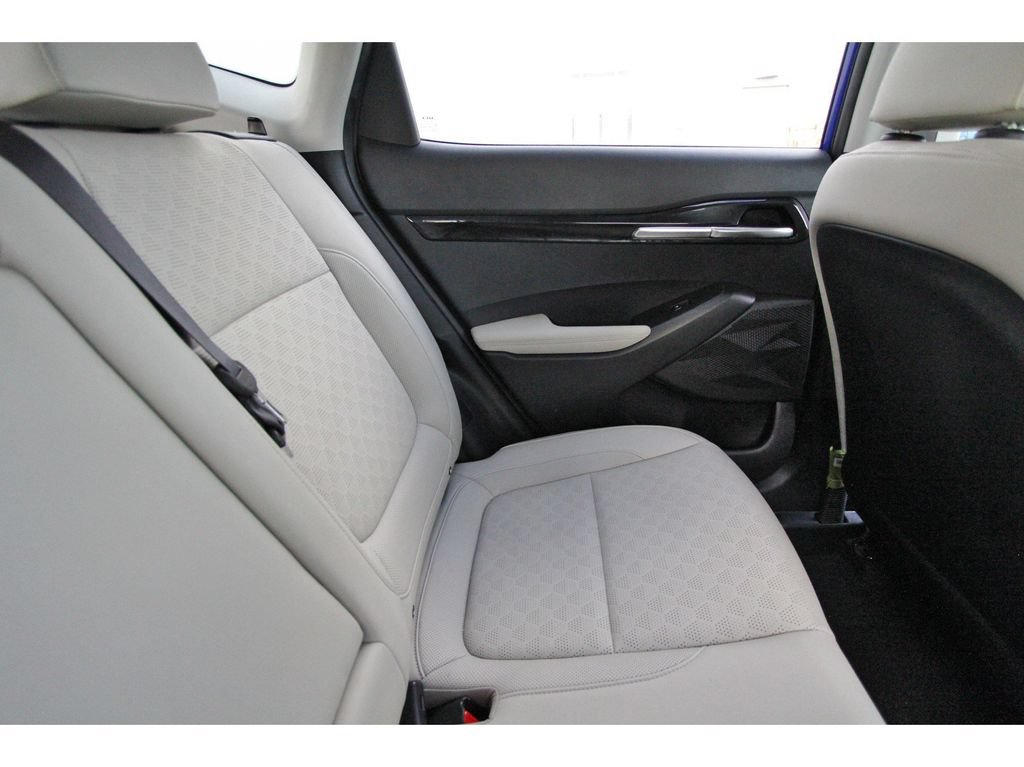 Certified 2022 Kia Seltos SX w/ Sunroof Package AWD/4WD image 12