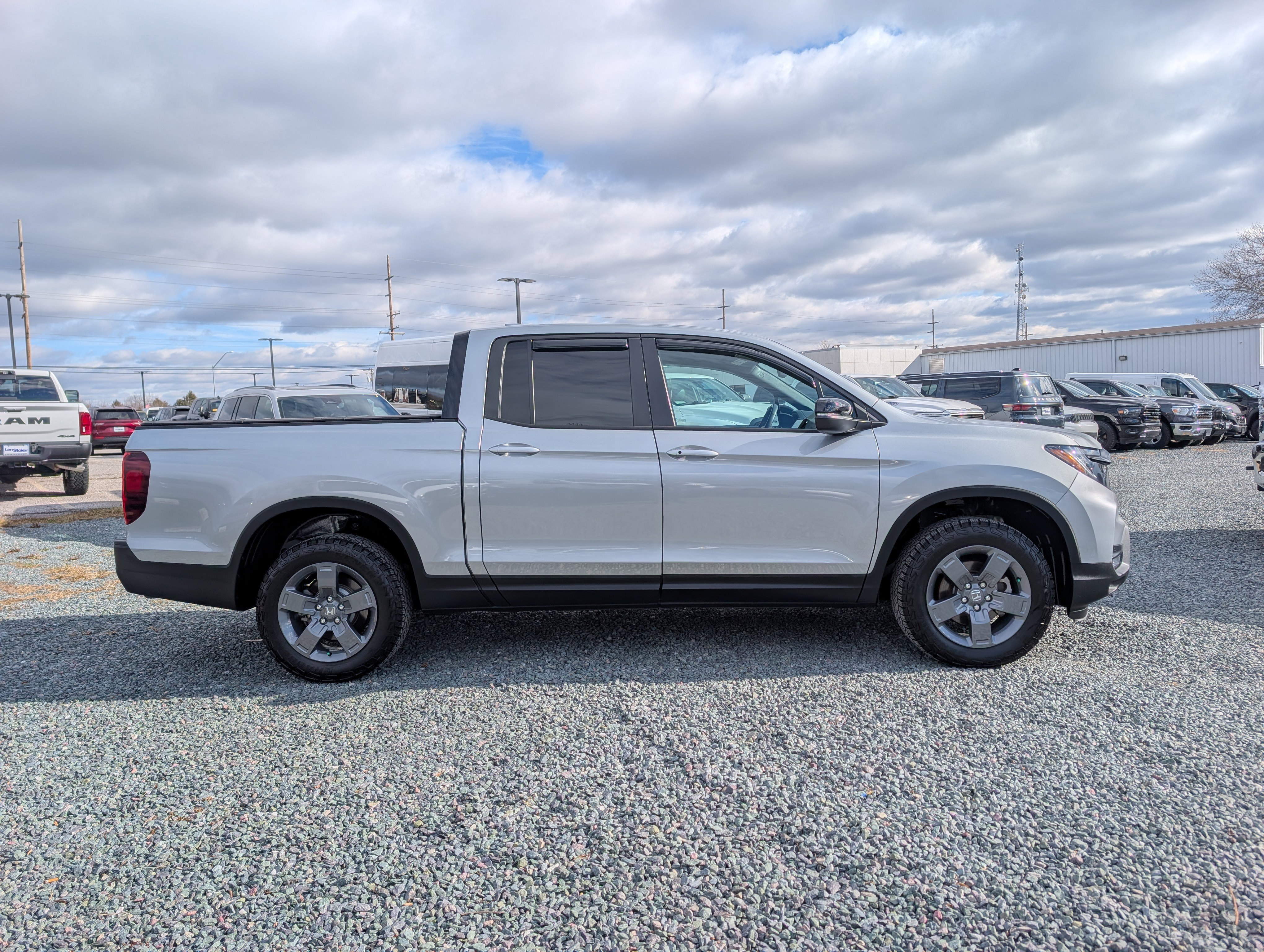 Used 2025 Honda Ridgeline TrailSport image 6