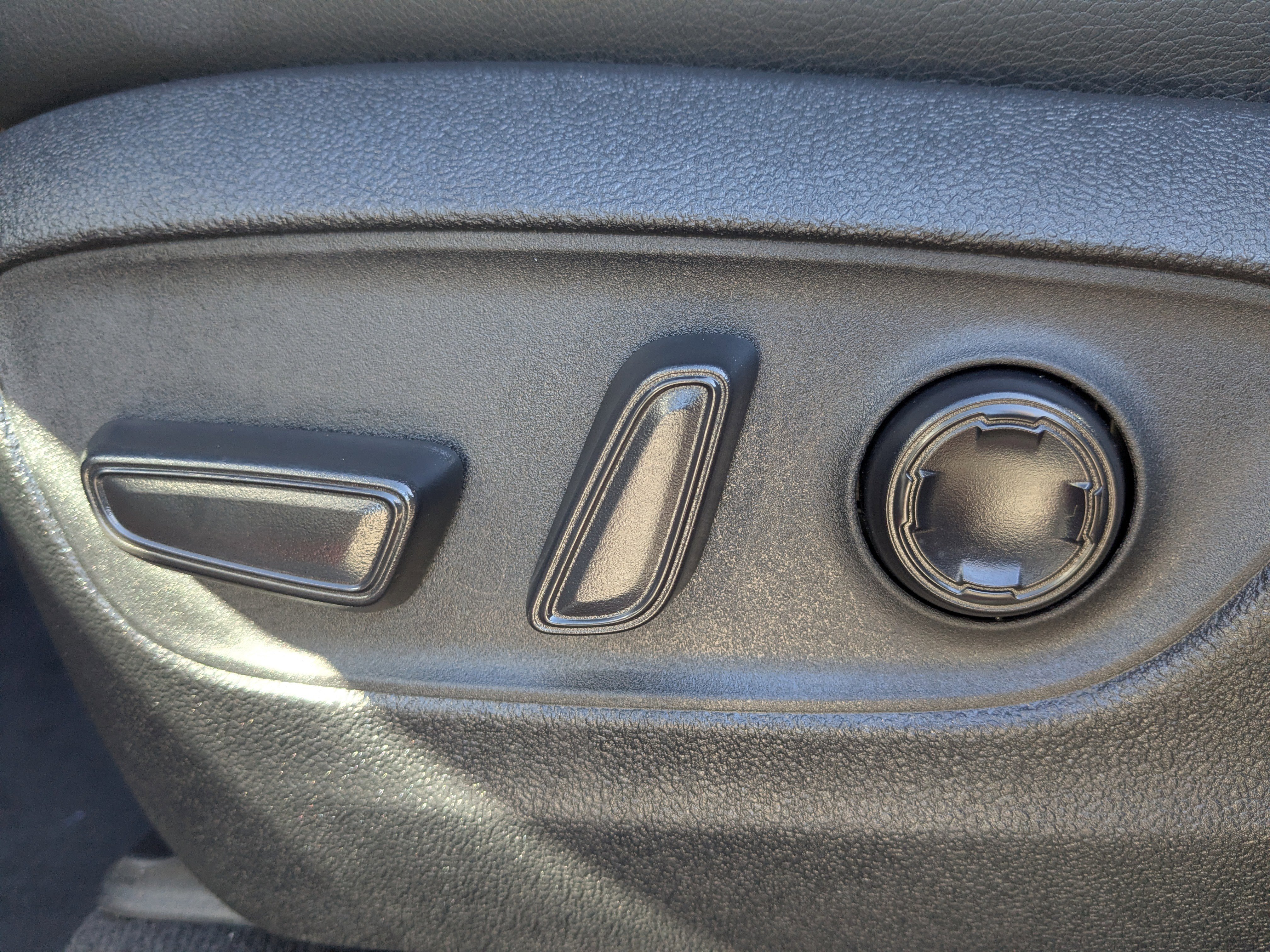 Used 2025 Toyota Sienna Platinum image 29