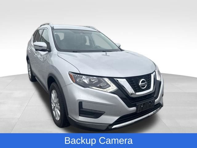 Used 2017 Nissan Rogue SV w/ SV Premium Package image 4