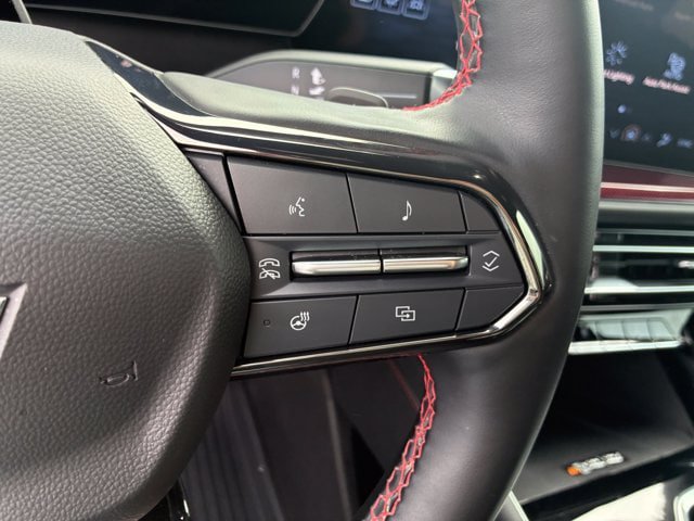 Used 2024 Chevrolet Traverse RS AWD/4WD image 26