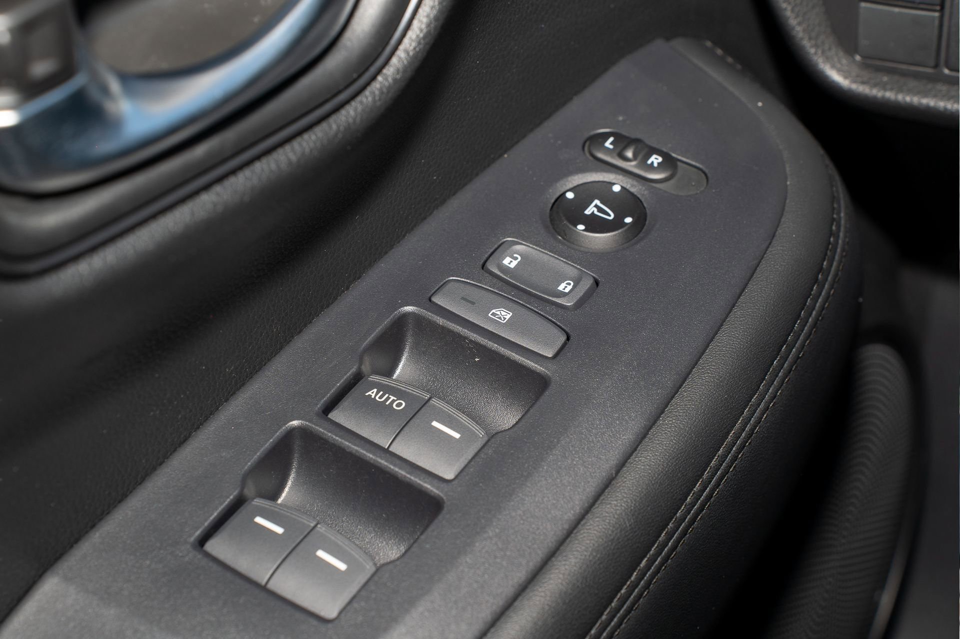 Certified 2023 Honda HR-V LX image 25