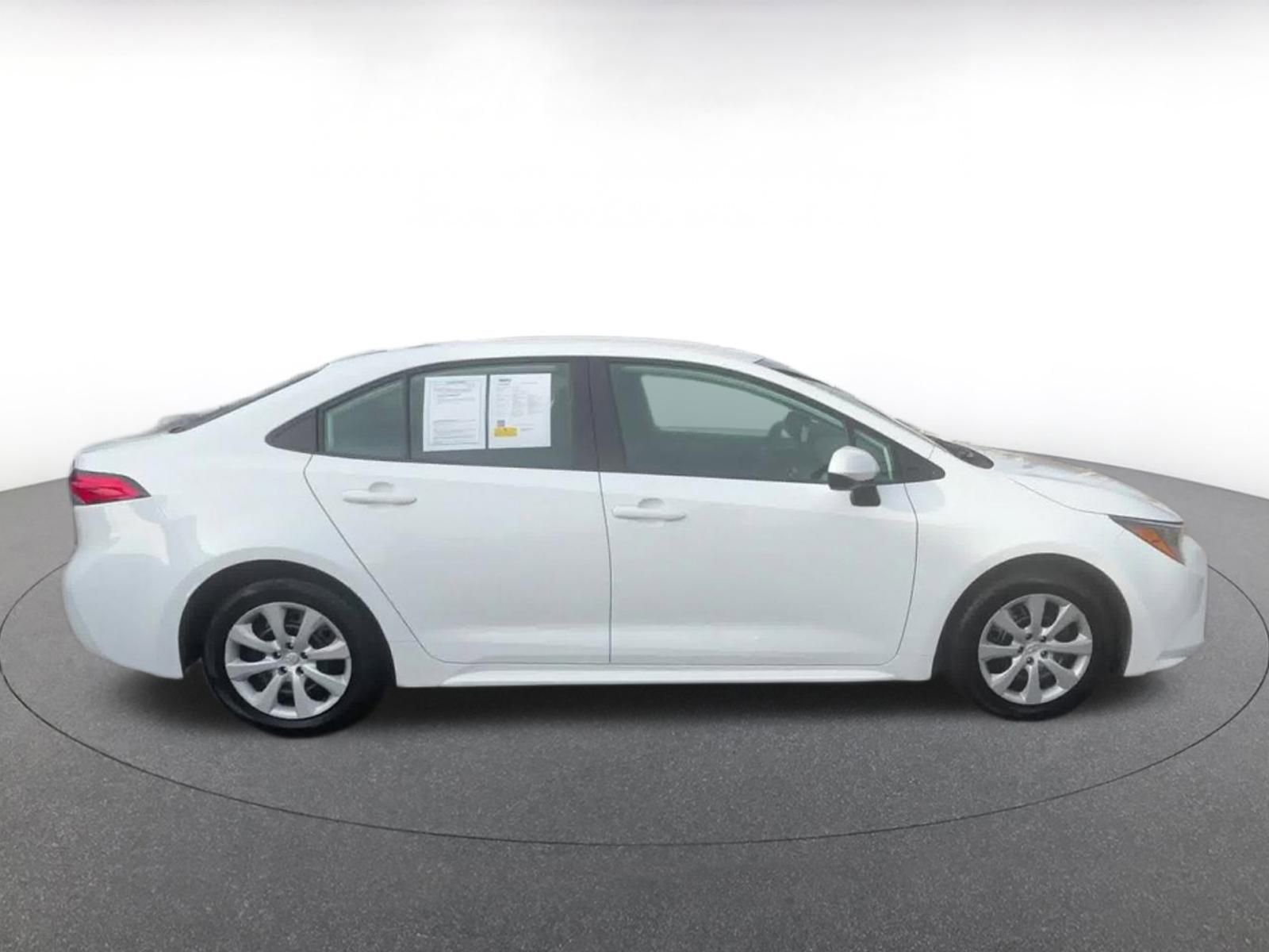 Used 2025 Toyota Corolla LE image 16