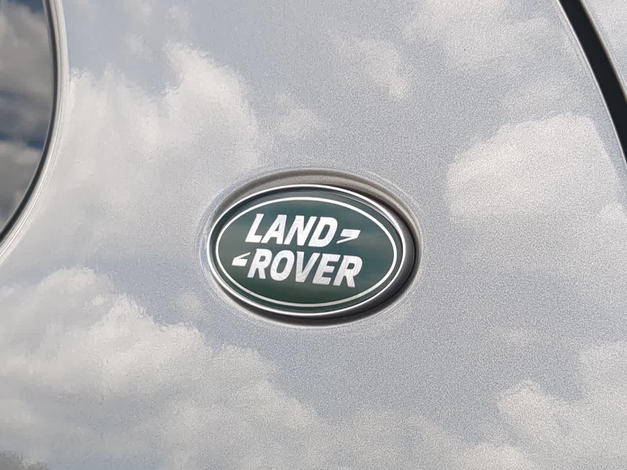 Certified 2025 Land Rover Discovery S AWD/4WD image 12