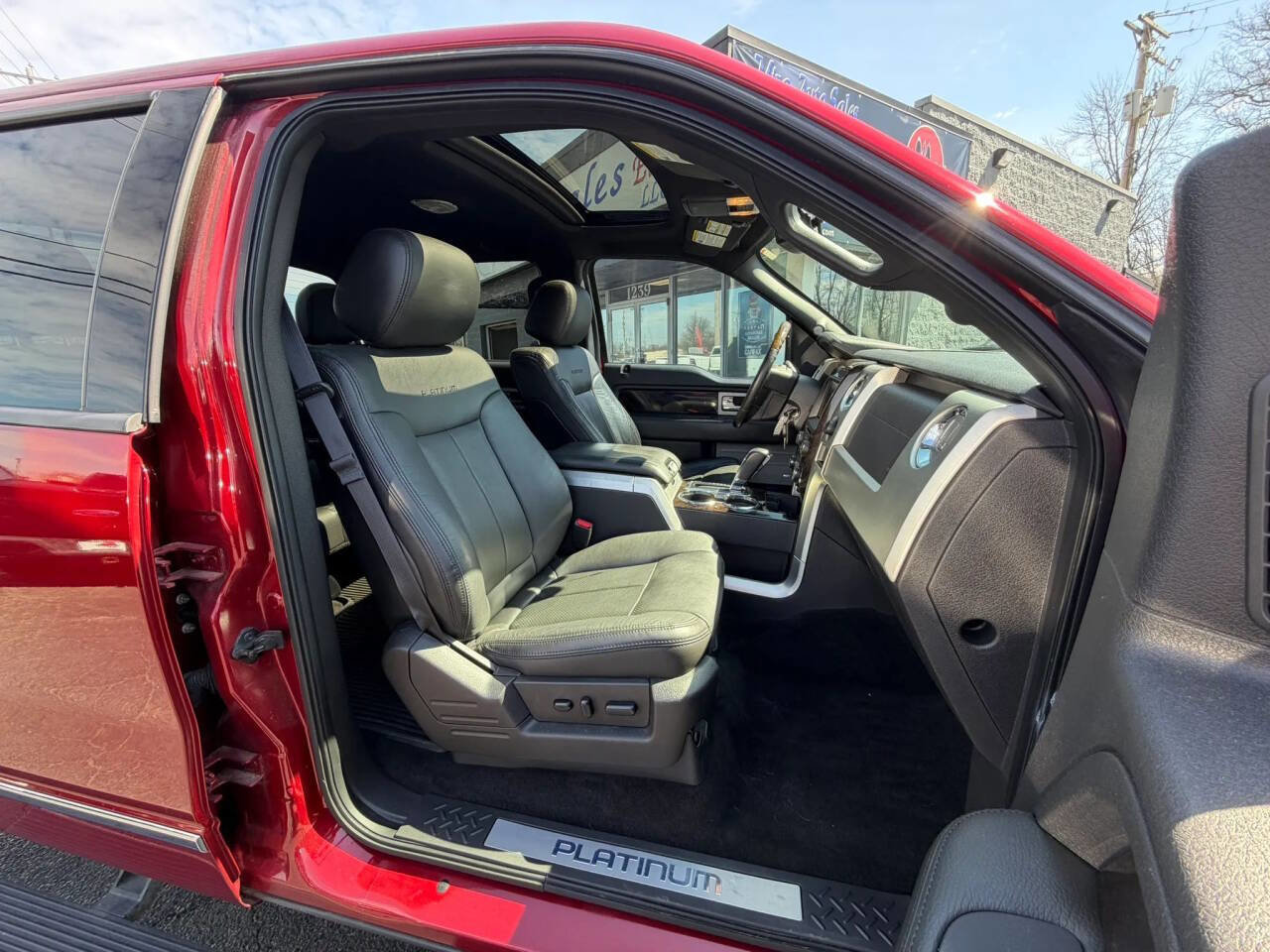 Used 2014 Ford F150 Platinum image 39