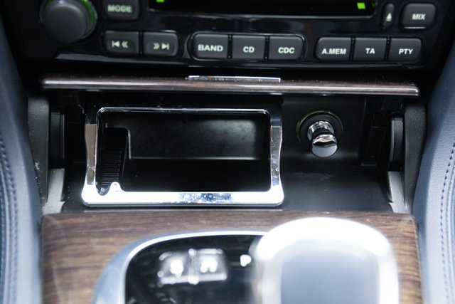 Used 2009 Jaguar XJ Vanden Plas Super V8 Portfolio image 89