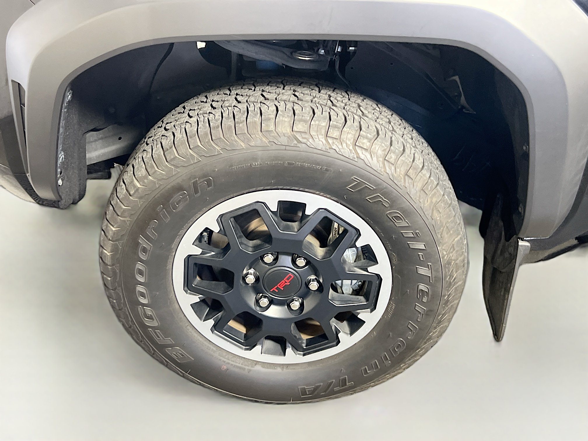 Used 2025 Toyota Tacoma TRD Off-Road AWD/4WD image 13