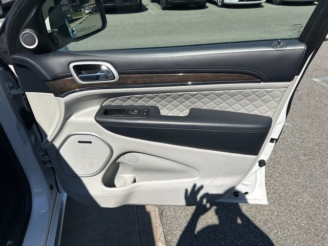 Used 2018 Jeep Grand Cherokee Summit AWD/4WD image 12