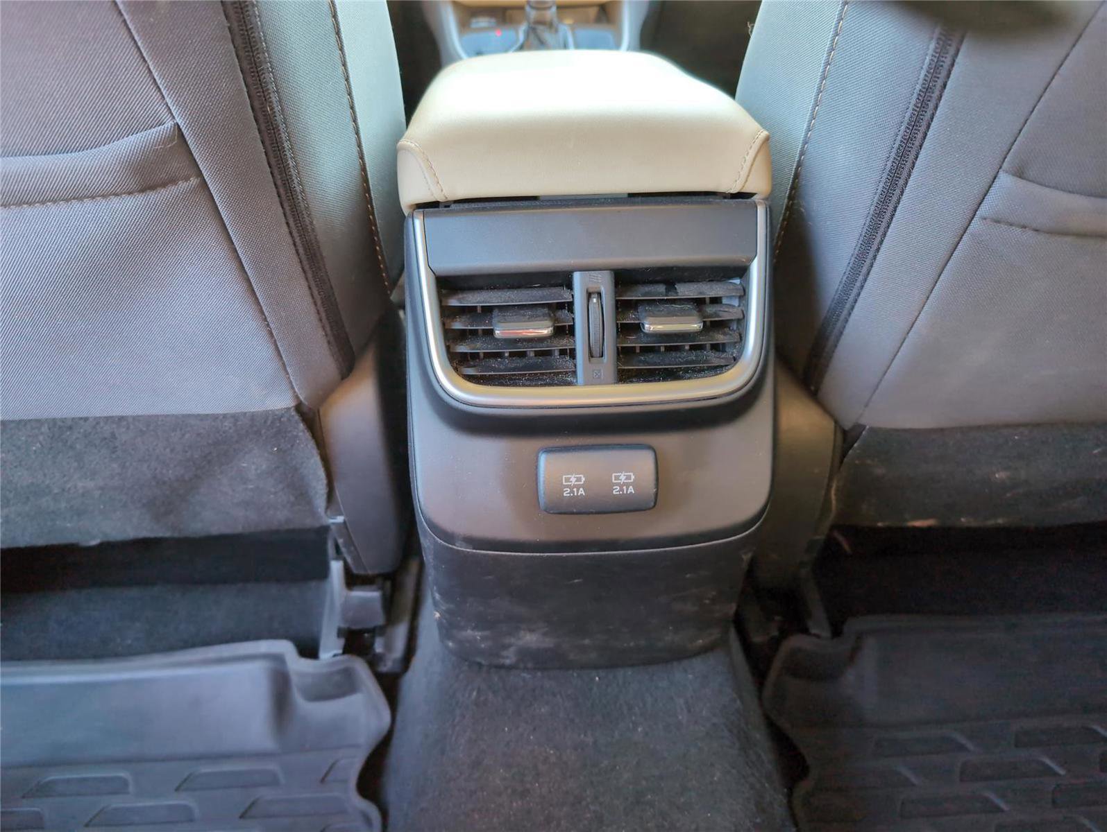 Used 2022 Subaru Outback Premium AWD/4WD image 27