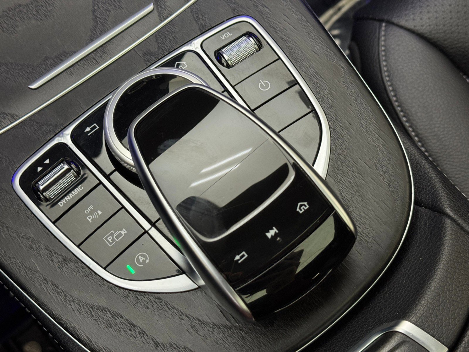 Used 2019 Mercedes-Benz E 300 image 33