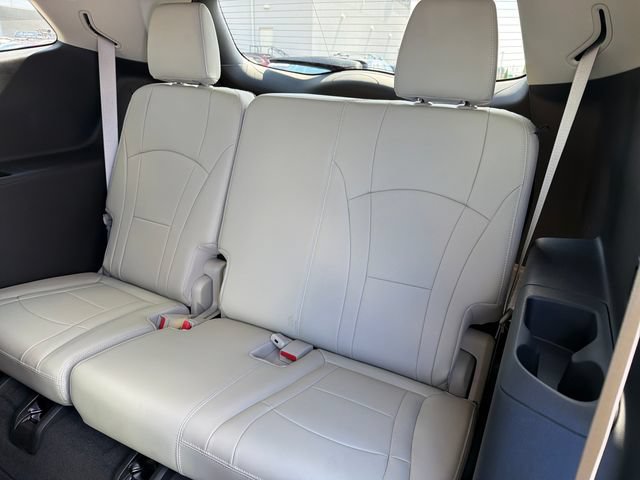 Used 2021 Buick Enclave Essence w/ Sound and Sites Package AWD/4WD image 23